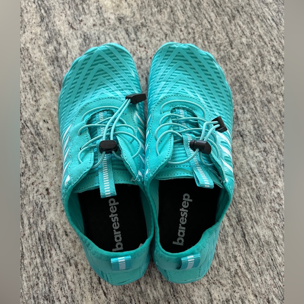 Bearefoot Drifters teal shoes. Size 39 (women’s 8). Barely worn.